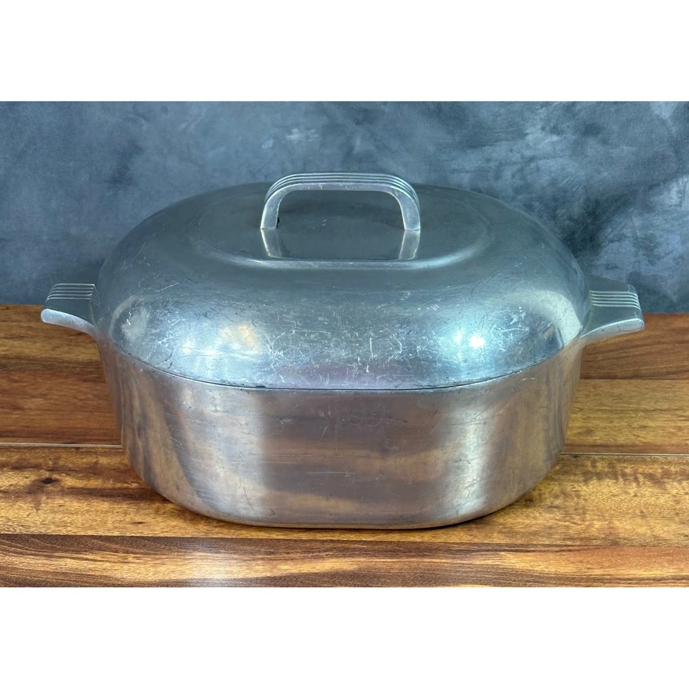 Wagner Ware Sidney -0- Magnalite 4265-P Douch Oven w/ Lid
